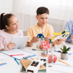 Com Sérgio Bento De Araújo, a robótica educacional na prática conecta matemática e história por meio de metodologias ativas que estimulam o protagonismo dos alunos.