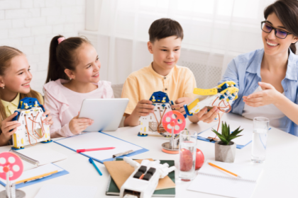 Com Sérgio Bento De Araújo, a robótica educacional na prática conecta matemática e história por meio de metodologias ativas que estimulam o protagonismo dos alunos.